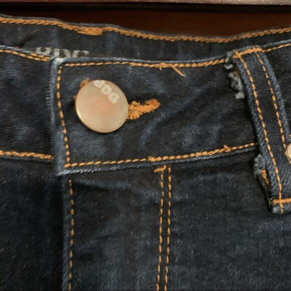 Urban Outfitters BDG Women's Denim Shorts Blue Shortie Mid Rise Roll Hem SZ 27 - Picture 4 of 8